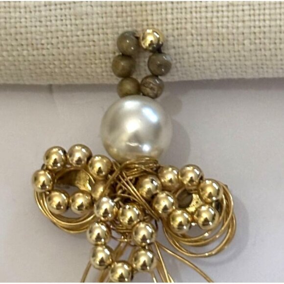 Gold-Tone Wired Guardian Angel Brooch w Faux Pearl Collectible - Picture 2 of 5